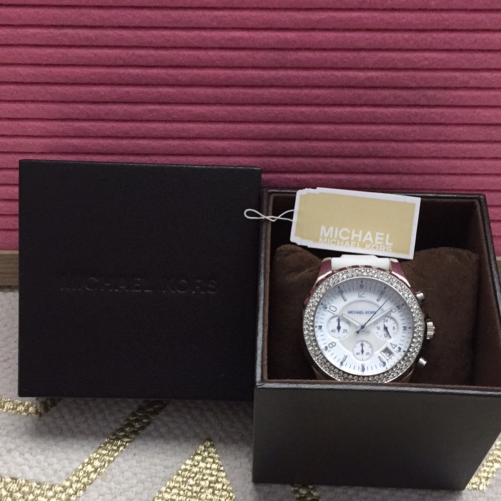 ⏱Brand New Michael Kors Watch ⏱